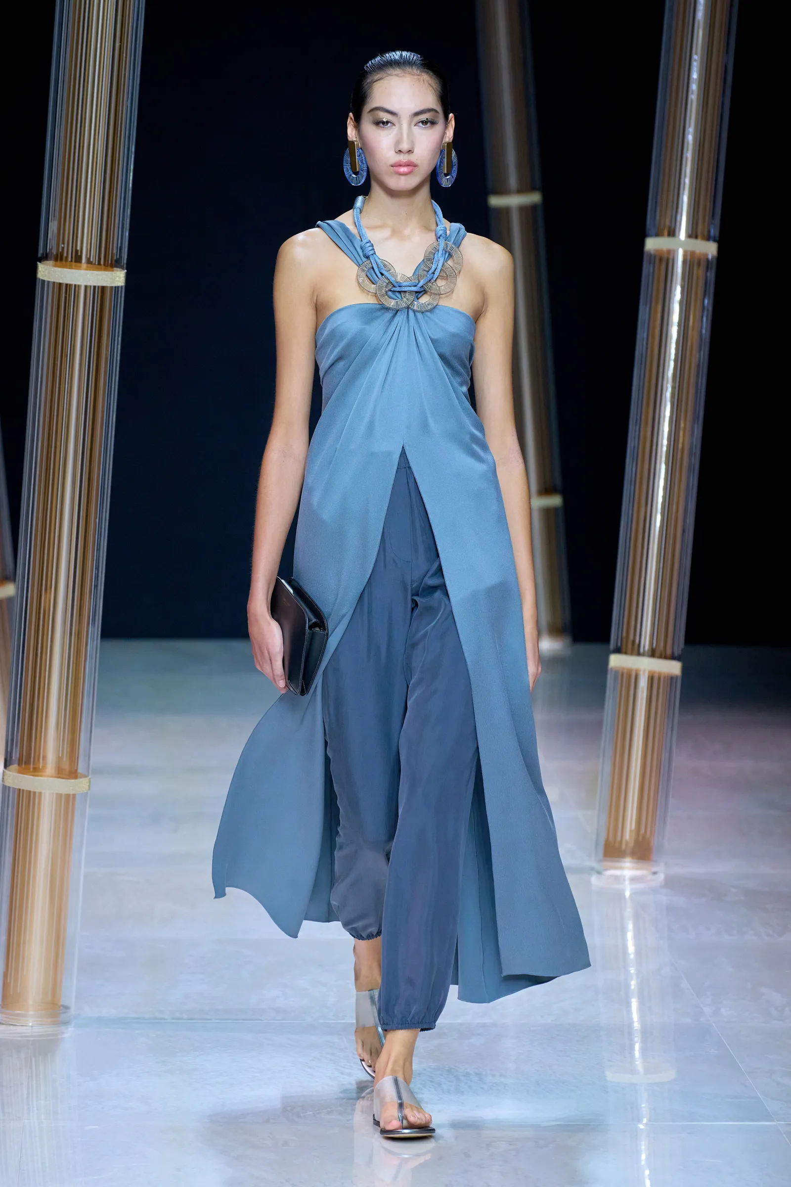 armani moderne haljine plave boje proljece/ljeto 2023. magazin mode